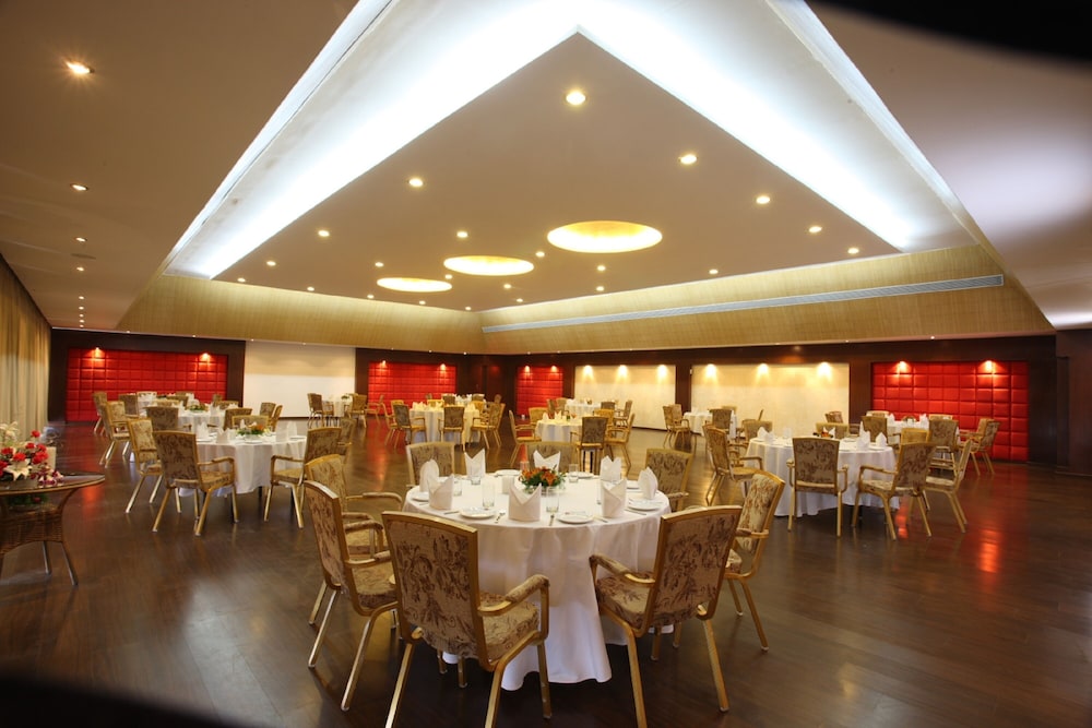 Moksha Himalaya Spa Resort 29/50