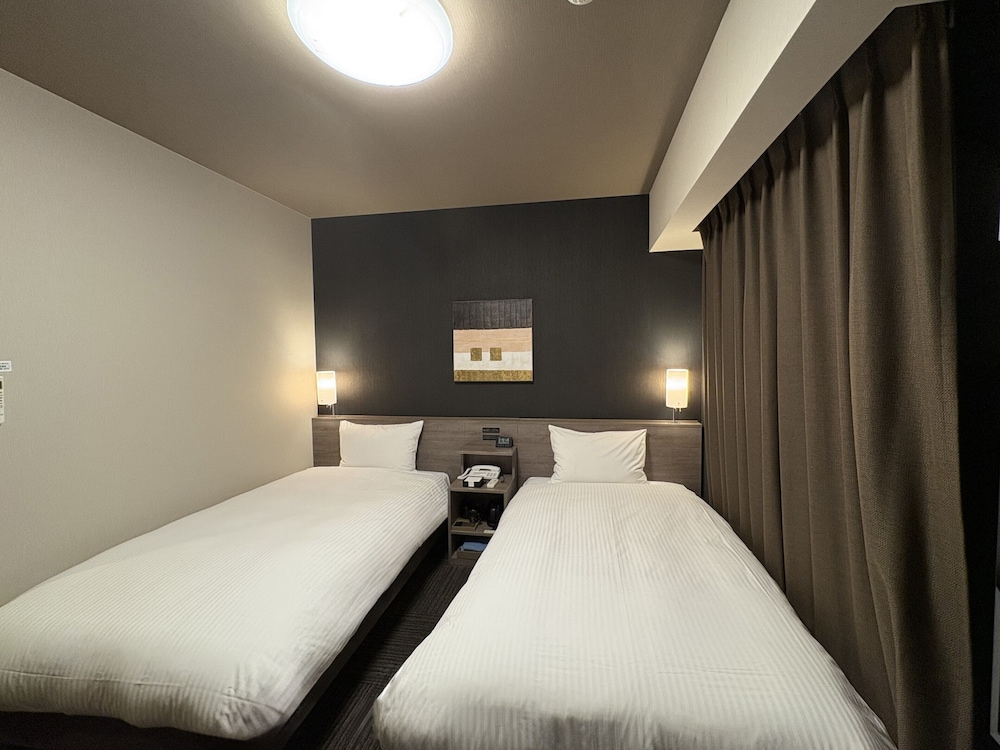 COMFORT, TWIN BEDS