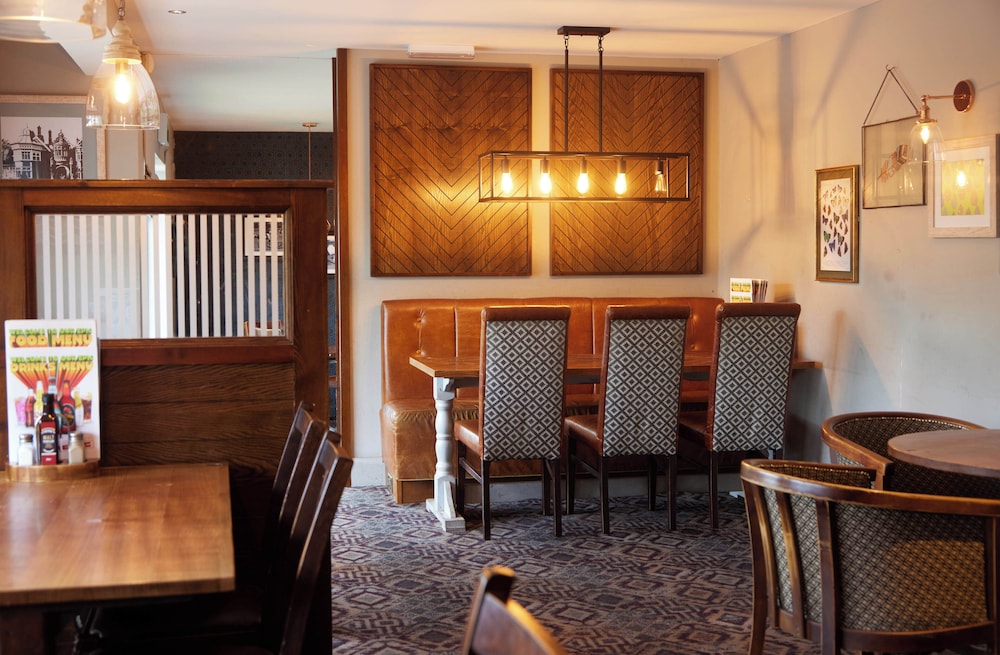 The Broughton Hotel M1 Jct 14 15/18