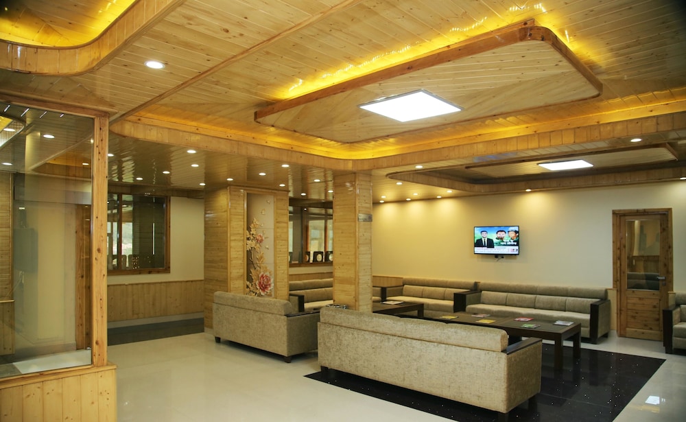 The Holiday Heights Manali 5/18