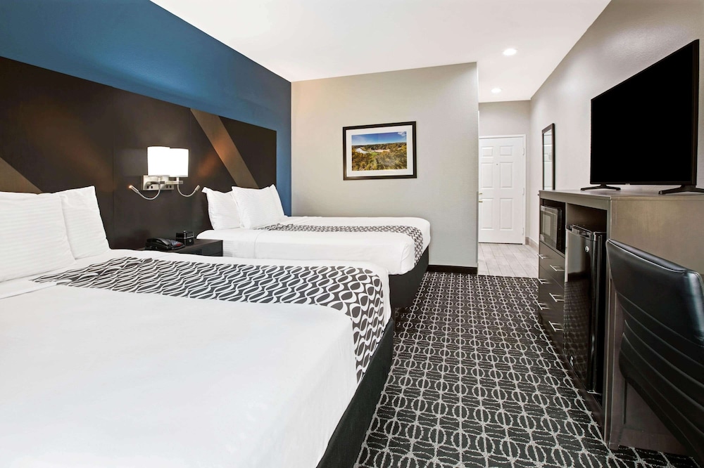 La Quinta Inn Suites By Wyndham Sulphur Springs 16/47