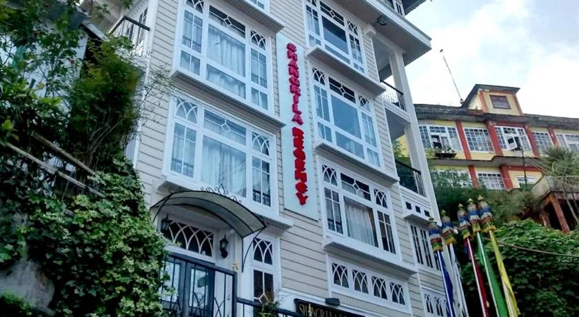 Hotel Shangri-La Regency 33/42
