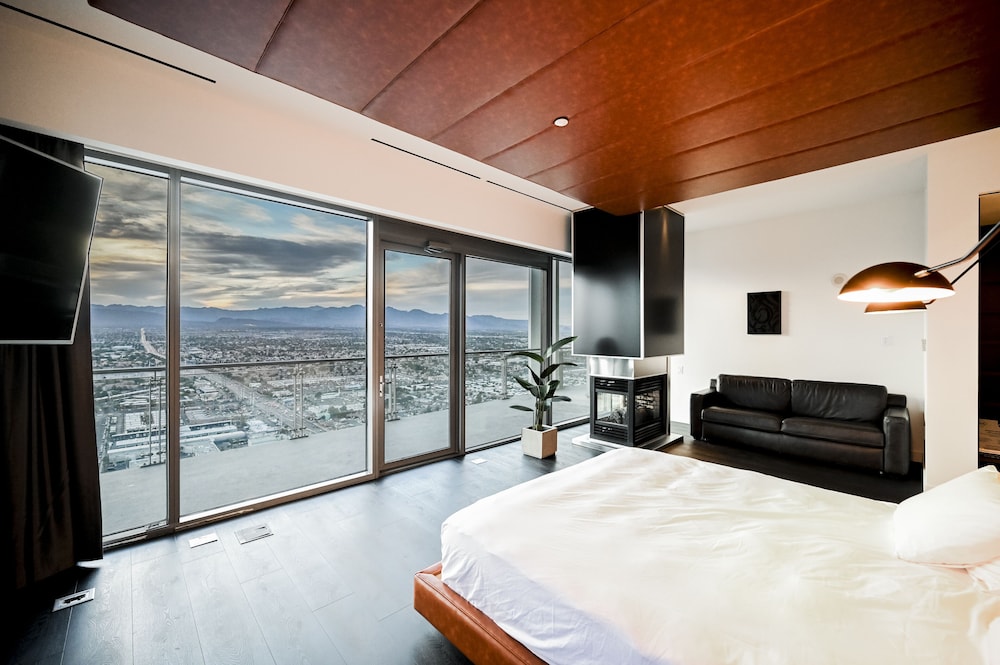 StripViewSuites at Palms Place 42/79