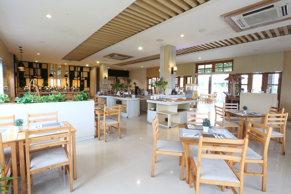 Luminor Hotel Banyuwangi Yos Sudarso 54/70