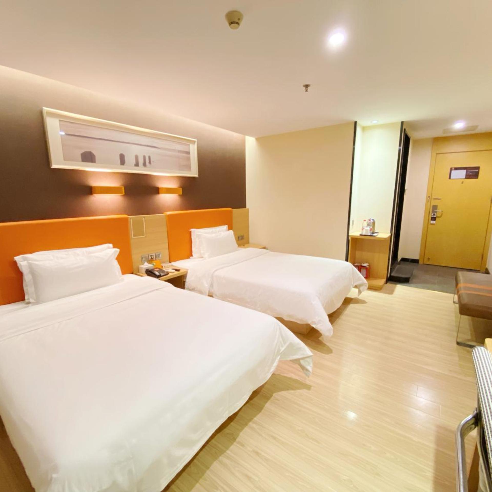 7 Days Inn (Guangzhou Chenjiaci Metro Station) 8/22