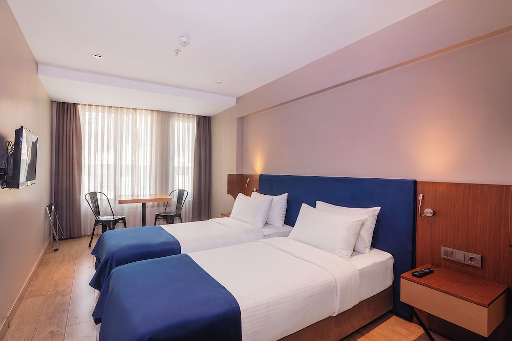 Redmont Hotel Nisantasi 23/70