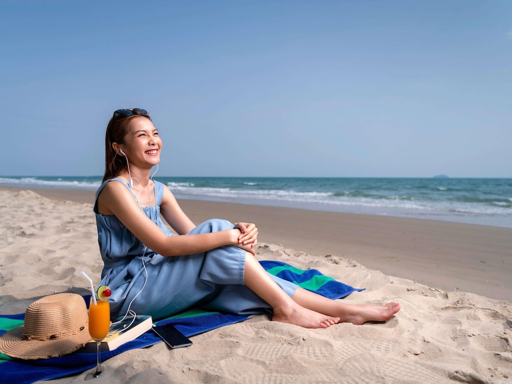 Novotel Rayong Rim Pae Resort 74/76