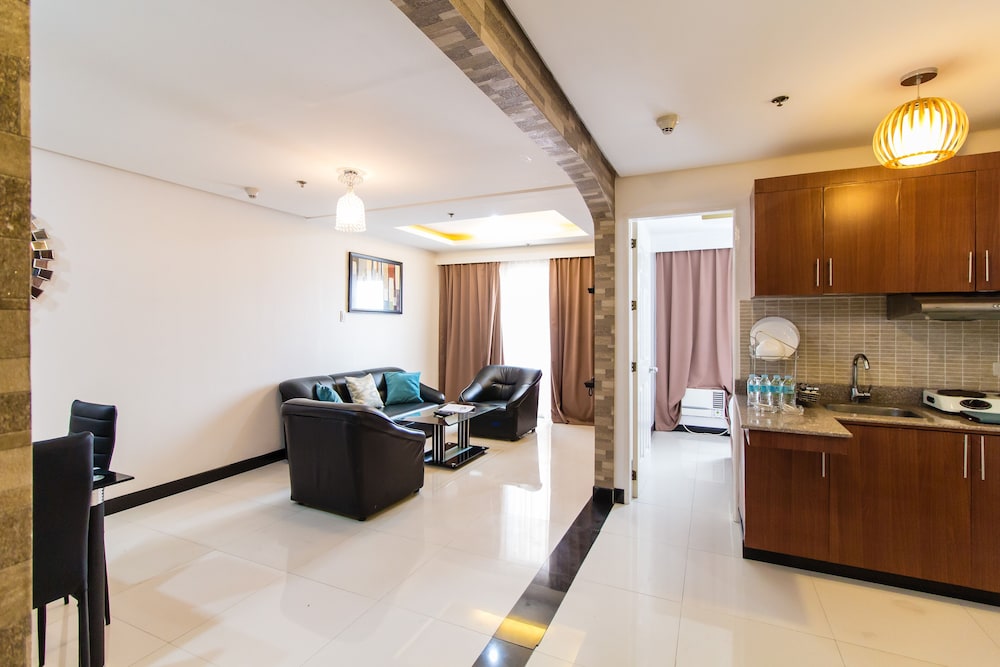 Pacific Bay Grand Suites 30/50