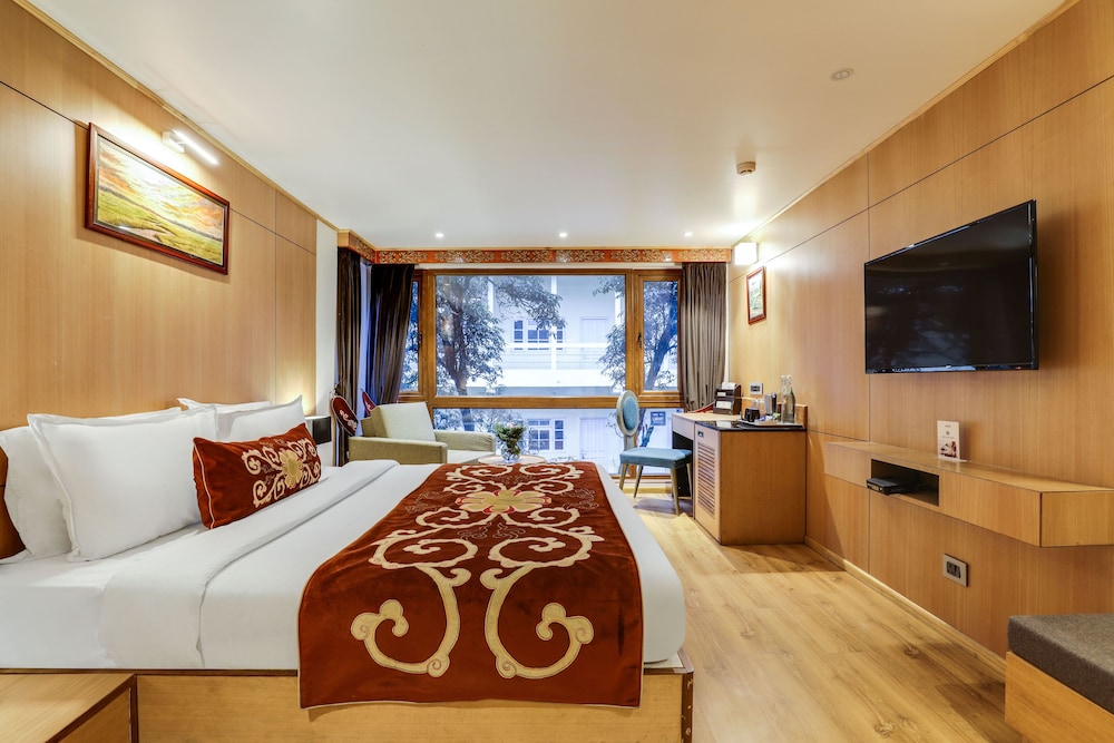 Summit Swiss Heritage Hotel 23/72