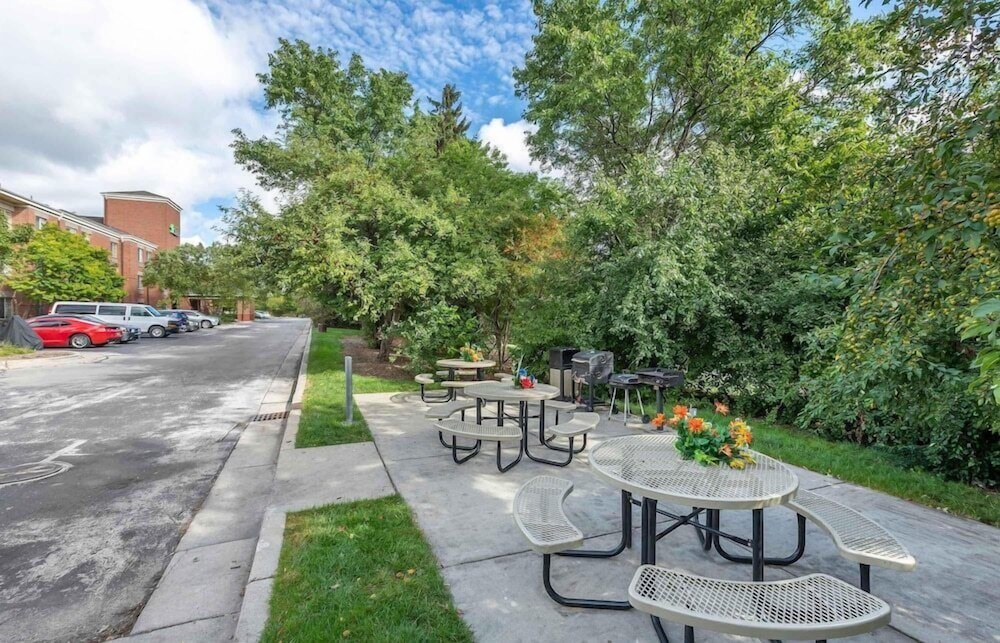 Studio 6 Extended Stay Milwaukee Brookfield WI 60/70