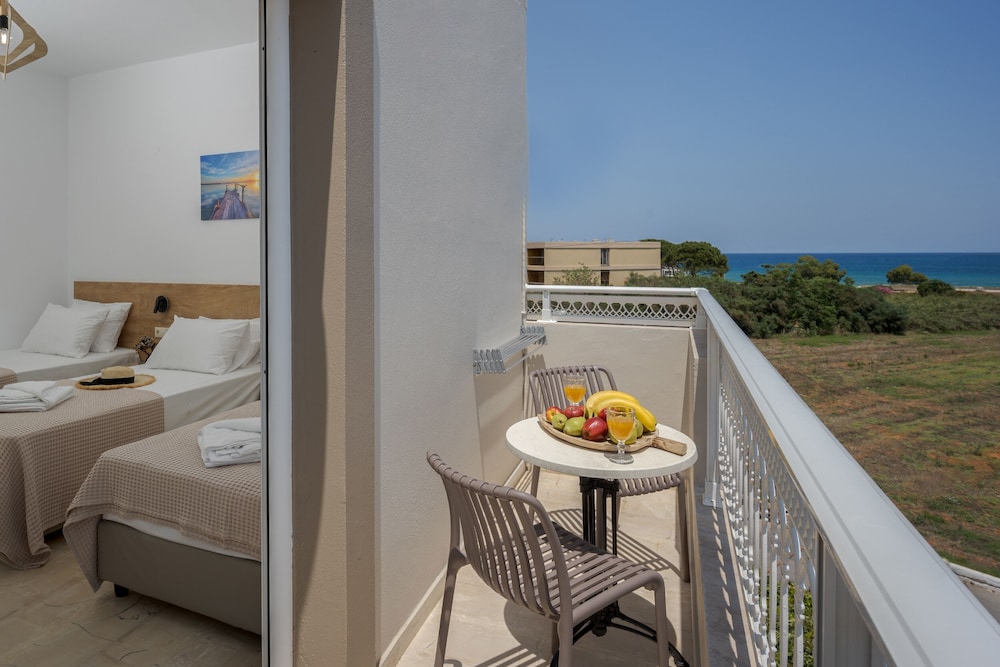 AMARA SEASIDE 36/44
