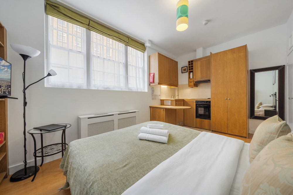 Studios 2 Let North Gower 34/75
