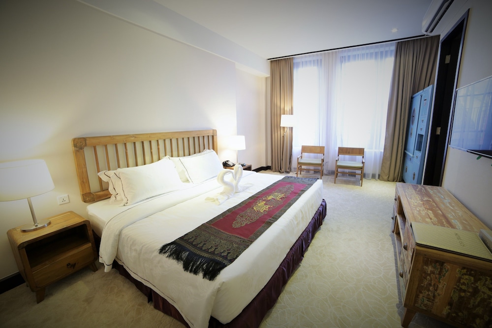 1825 Gallery Hotel 14/50