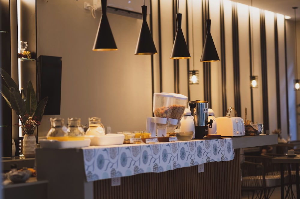 Hotel Caseros Salta 8/48