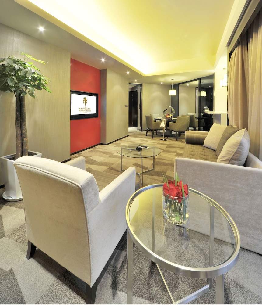 Royal Suites &amp; Tower 4/15