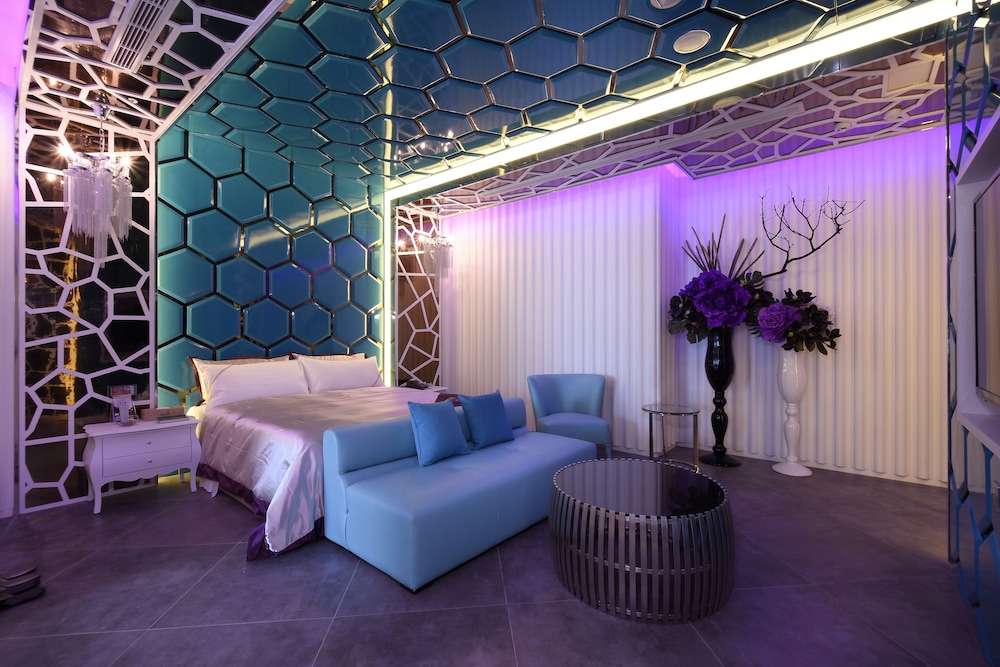 Uher Luxury Resort Hotel 34/50