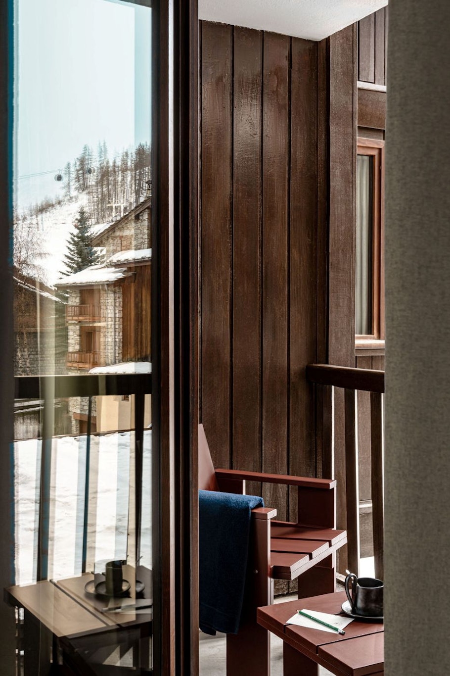 Experimental Chalet Val D-Isere 33/64