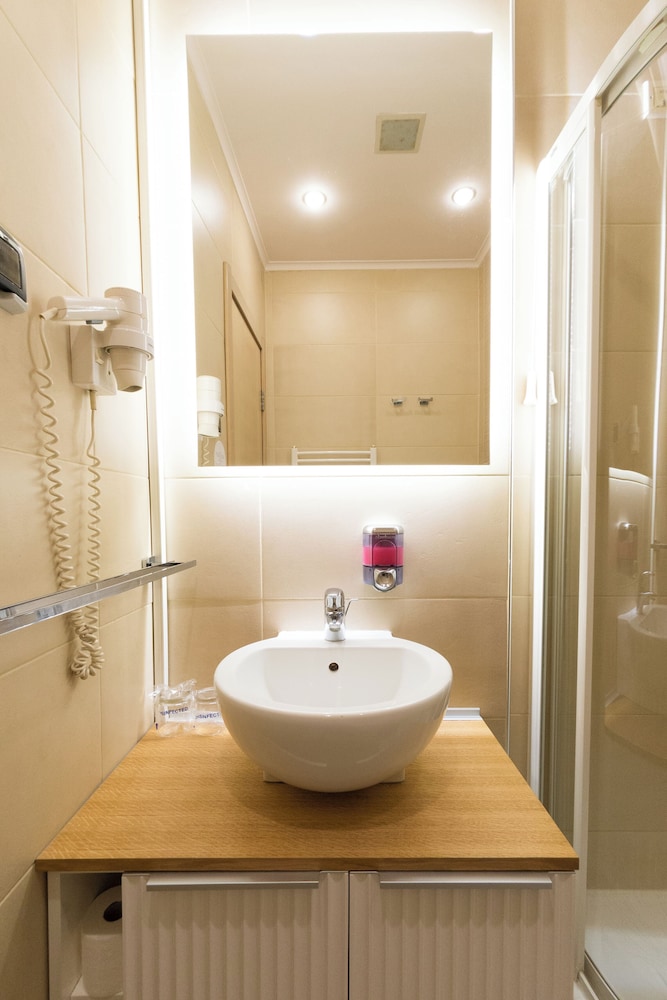 Vigor Hotel 45/50