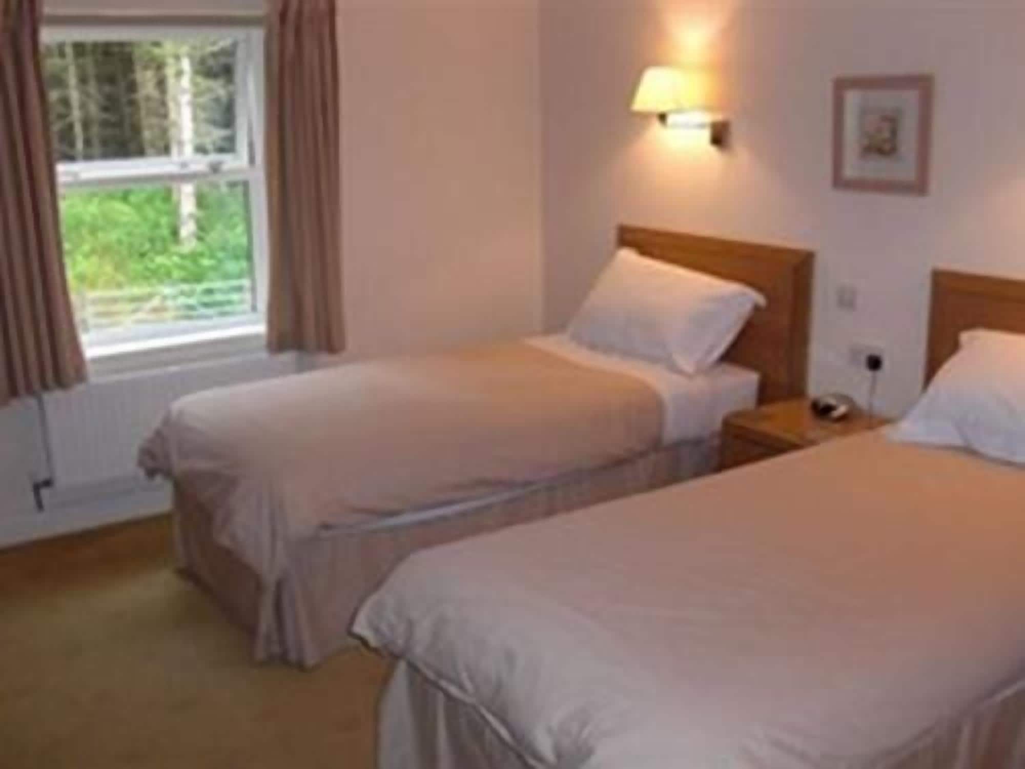 Executive, Twin Beds