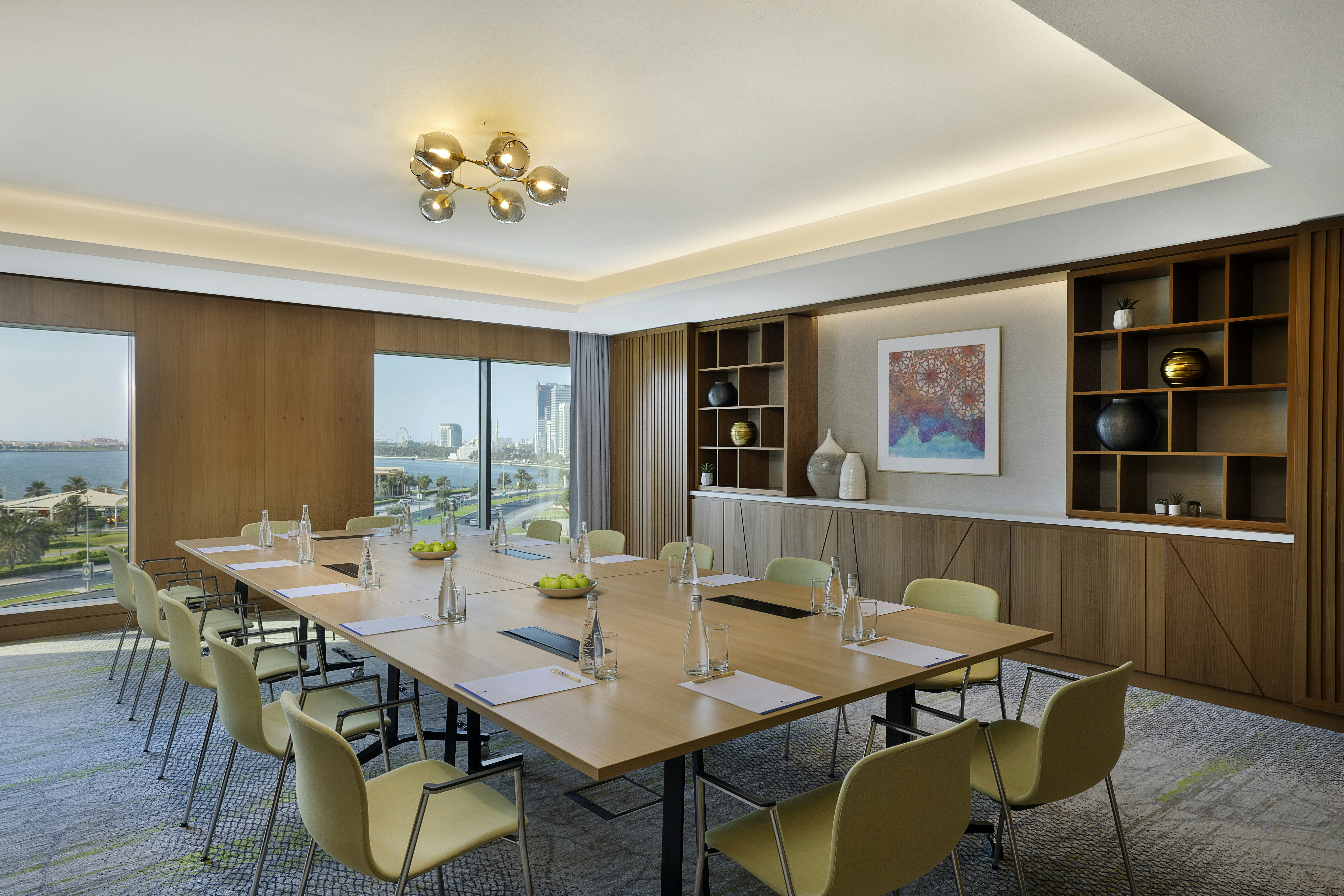 DoubleTree by Hilton Sharjah Waterfront Hotel and Residences 24/35