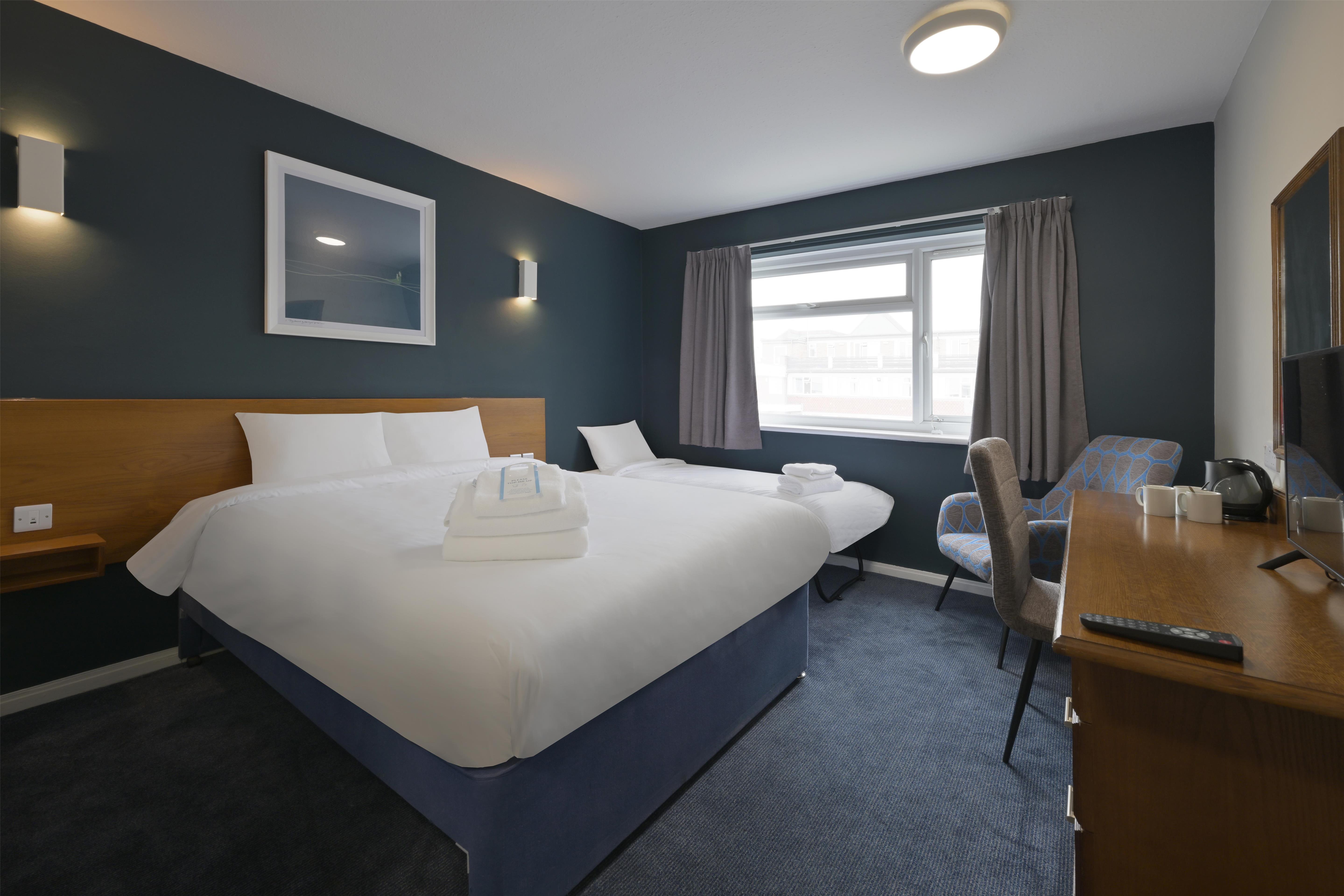 Travelodge Birmingham Sheldon 9/31
