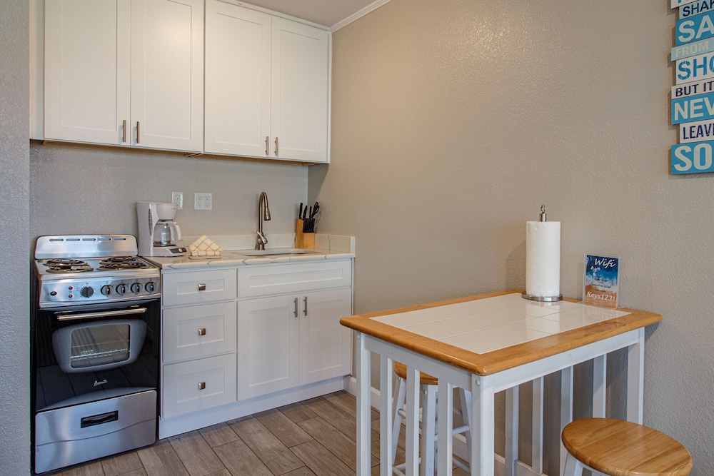 Executive Keys Condominiums on the Beach 12/66