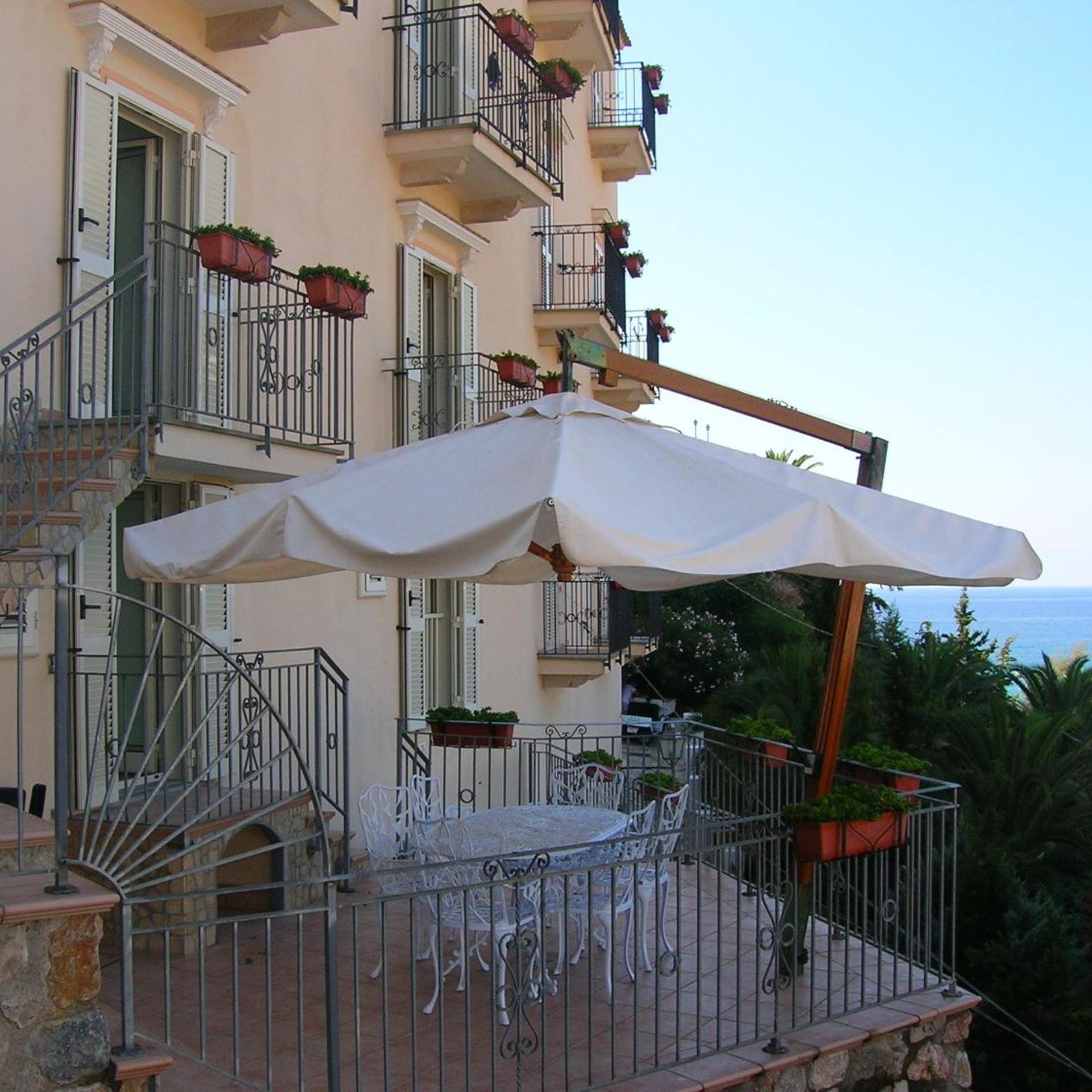 Florenza Residence 2/50