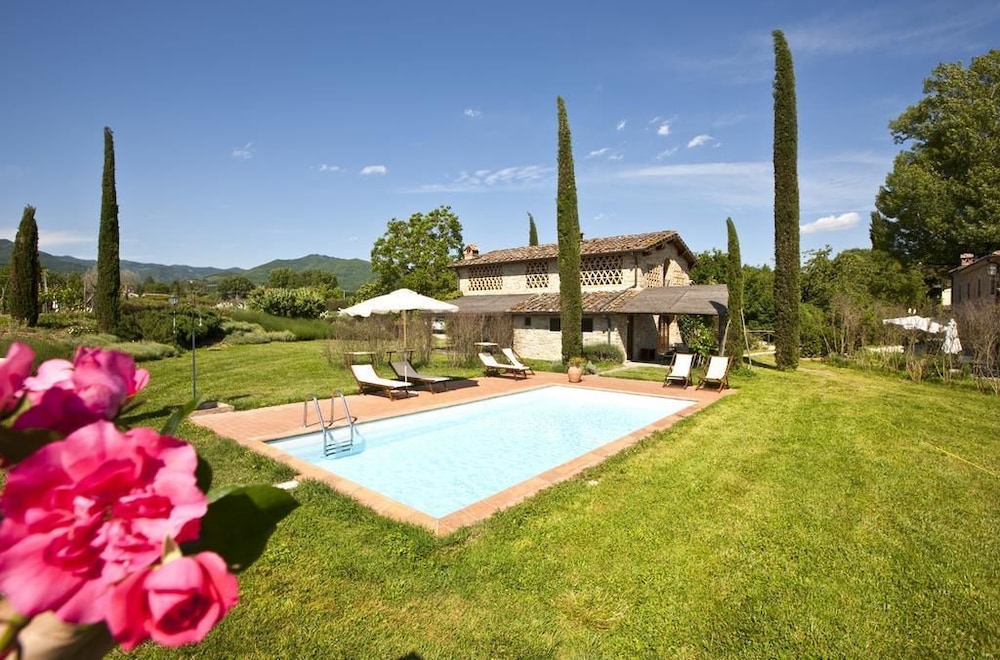 Monsignor Della Casa Country Resort 37/70