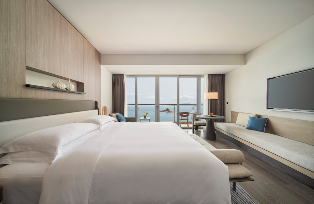 Classic, King Bed, Ocean View