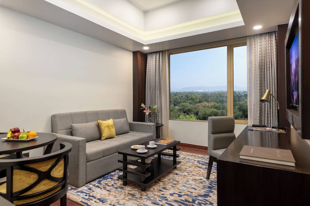 Vivanta Jamshedpur, Golmuri 25/57