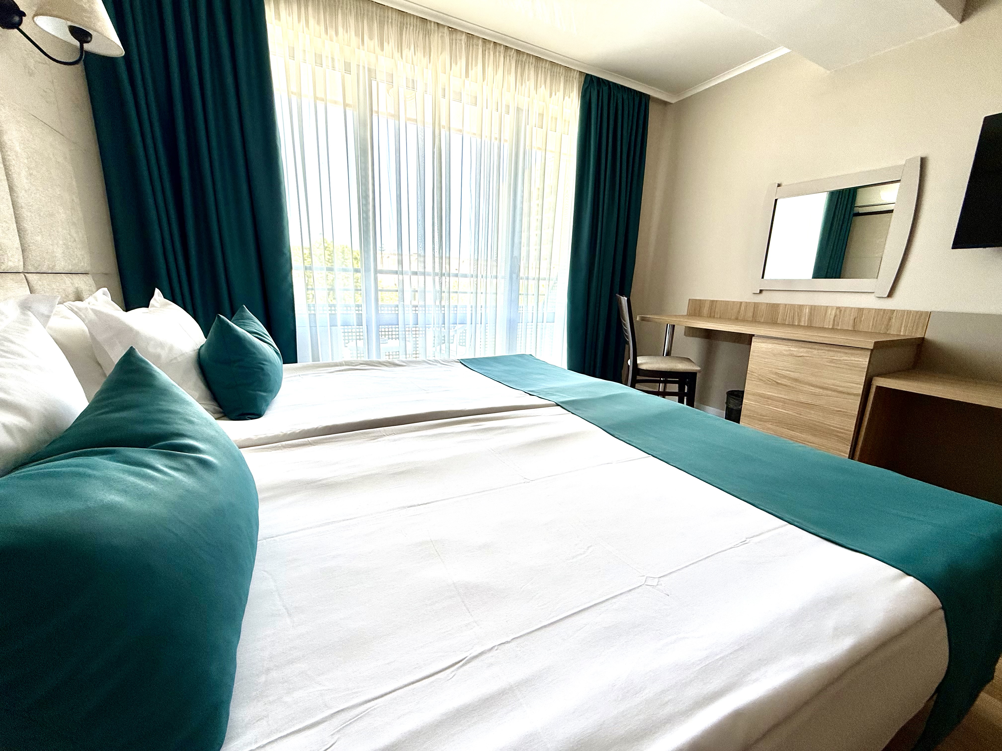 Renovated, Double Bed, Park View