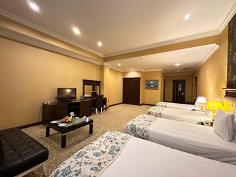 ROOM, QUADRUPLE