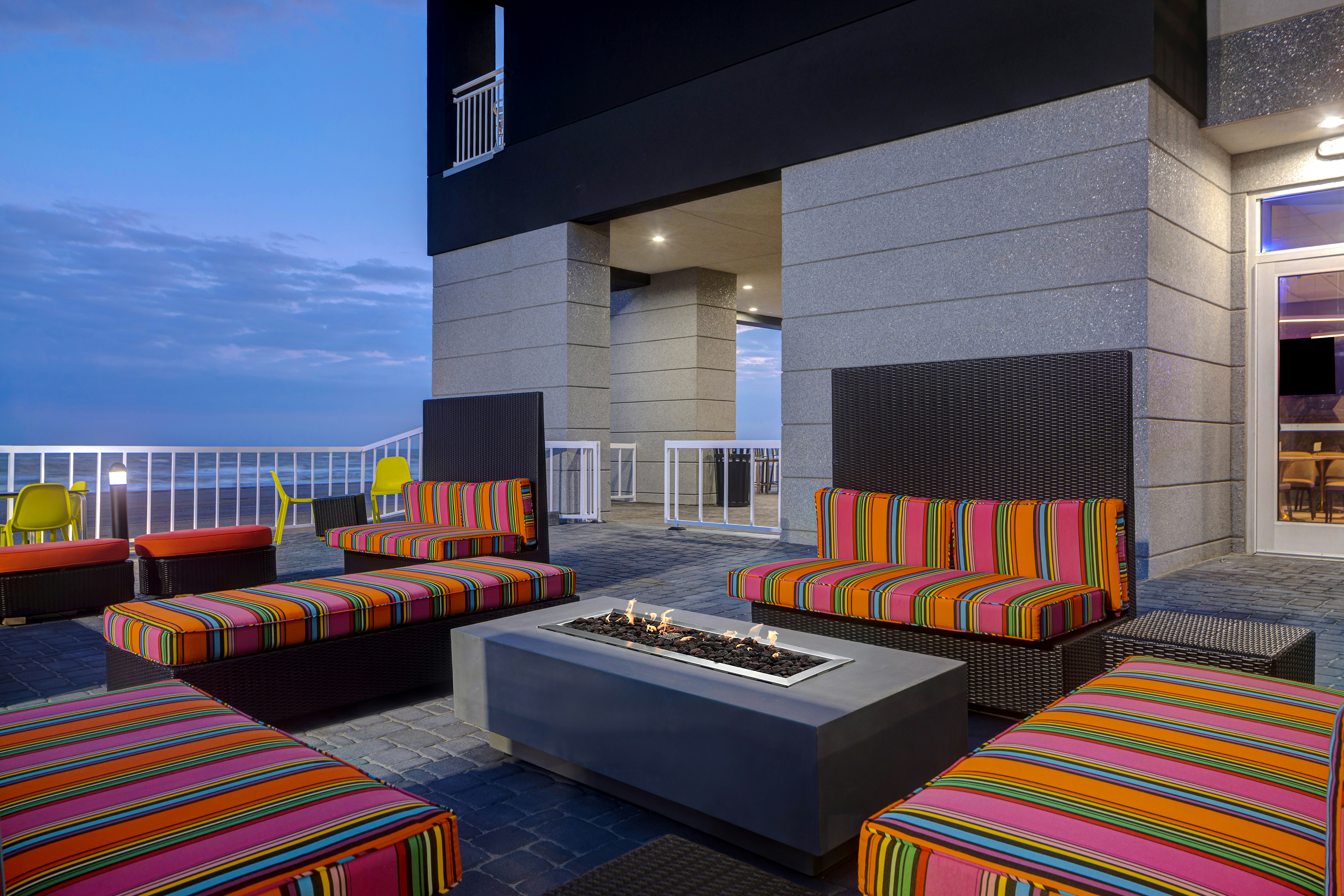 Tru by Hilton Galveston, TX 34/44