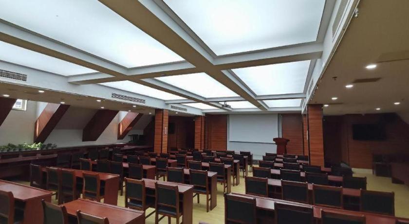 GreenTree Inn Luoyang Train Station Zhuangyuanhong Road Hotel 37/44