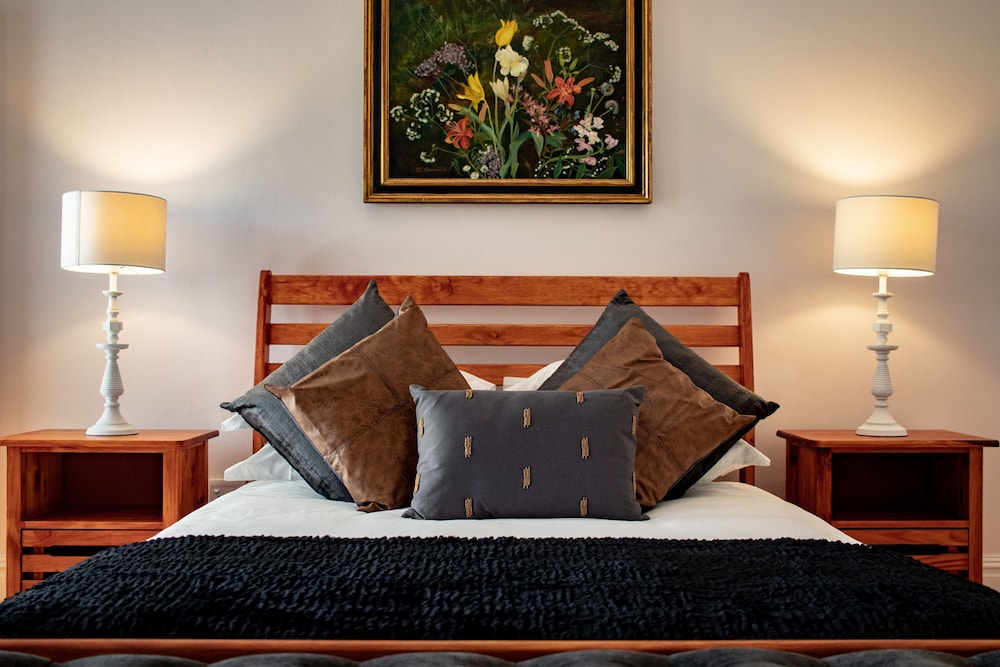 Carmichael Guest House 25/76