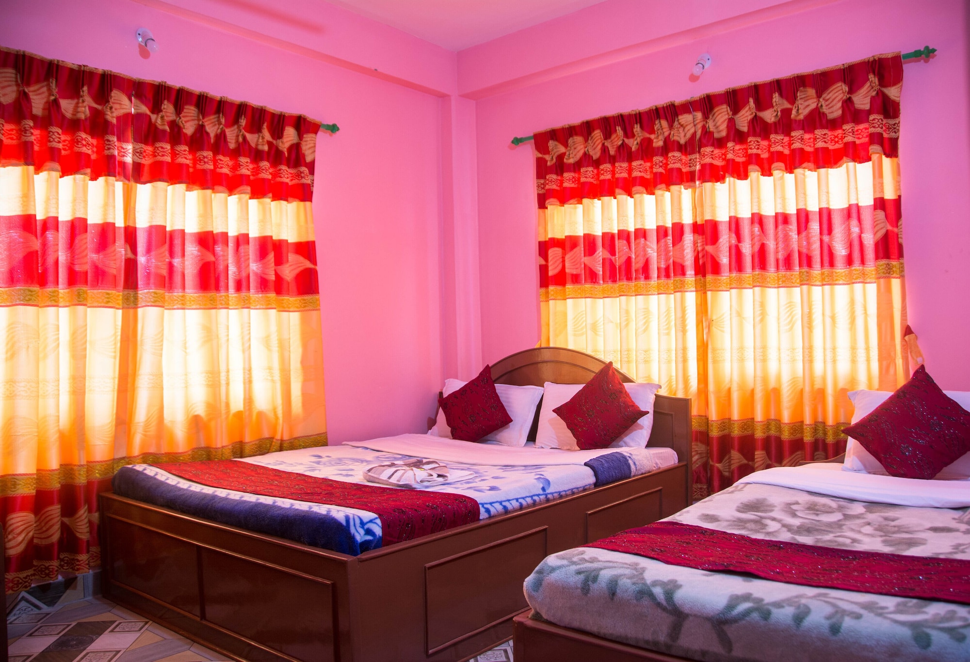 DELUXE, DOUBLE BED
