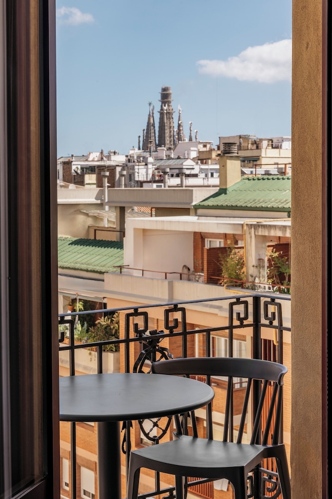 Milà Apartamentos Barcelona 37/43