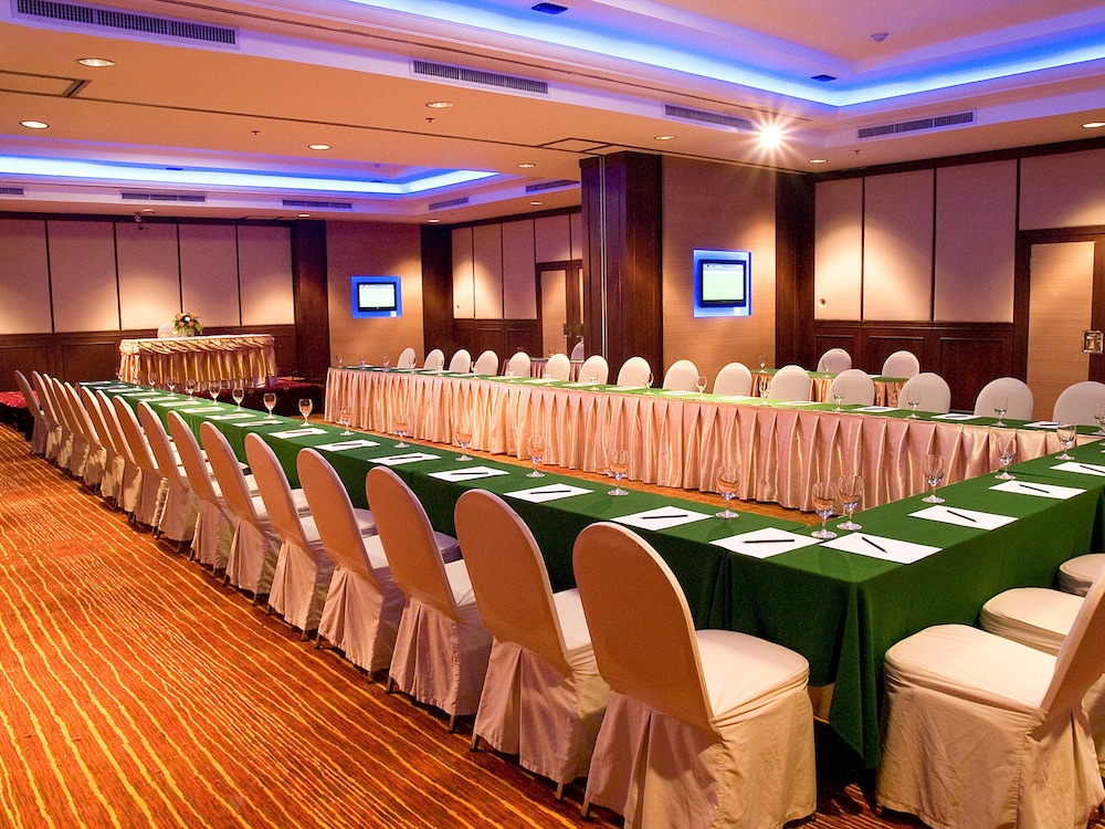 Zenith Sukhumvit Hotel Bangkok 63/73