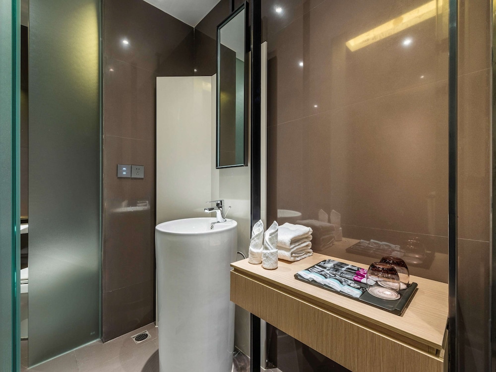 Mercure Nanjing Olympic EXPO 54/58