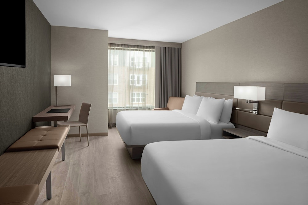 AC Hotel by Marriott Lansing University Area 11/49