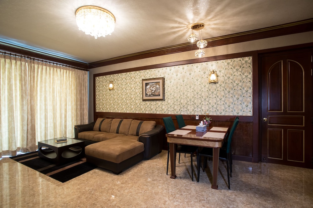 Erawan Hotel 45/66
