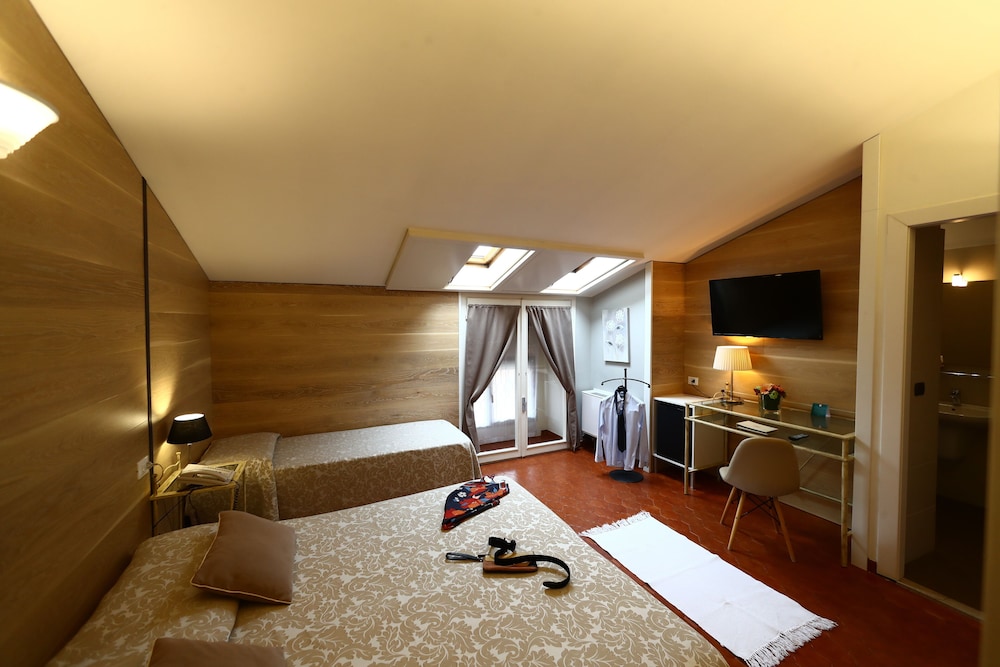 Hotel Italia 42/42
