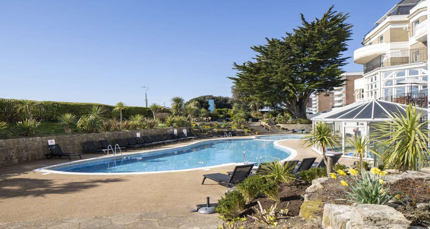 Bournemouth Carlton Hotel By Sunday 24/27