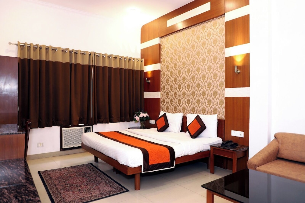 غرفة فاخرة بسريرين منفصلين، AIRPORT HOTEL. 7/10