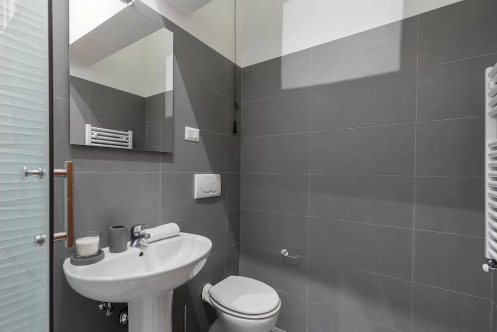 The Regal Suite 46/50