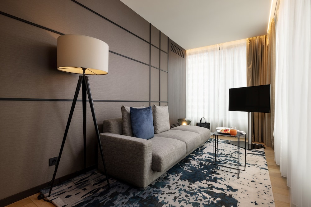 INTERCONTINENTAL LJUBLJANA 30/76