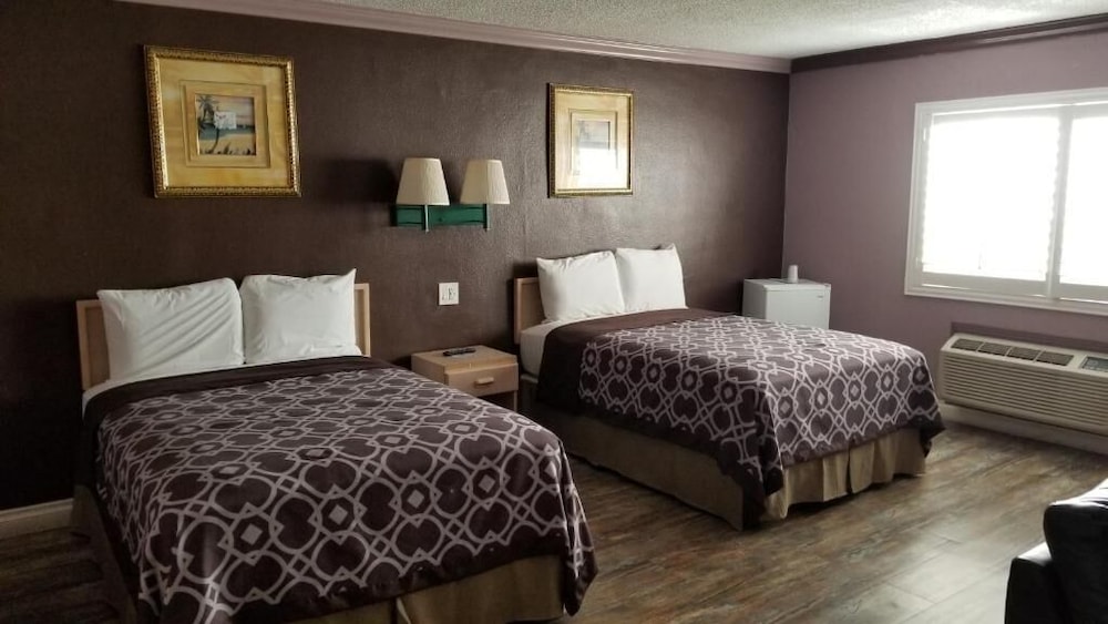 Hollywood Stars Inn 14/63