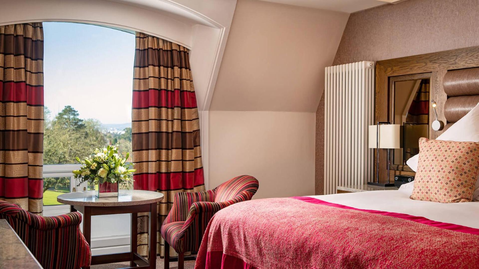 Garden, King Bed، Culloden Estate and Spa 5/10