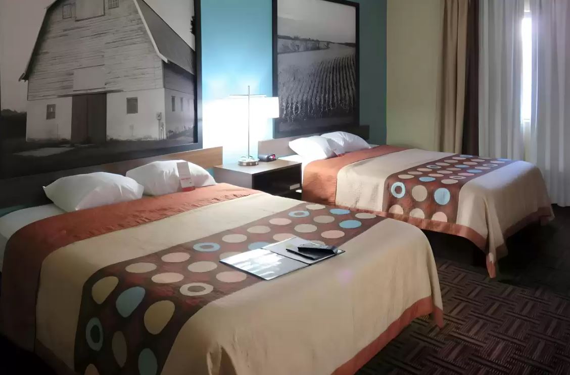 غرفة بسريرين كوين، Rodeway Inn Effingham, IL 2/2