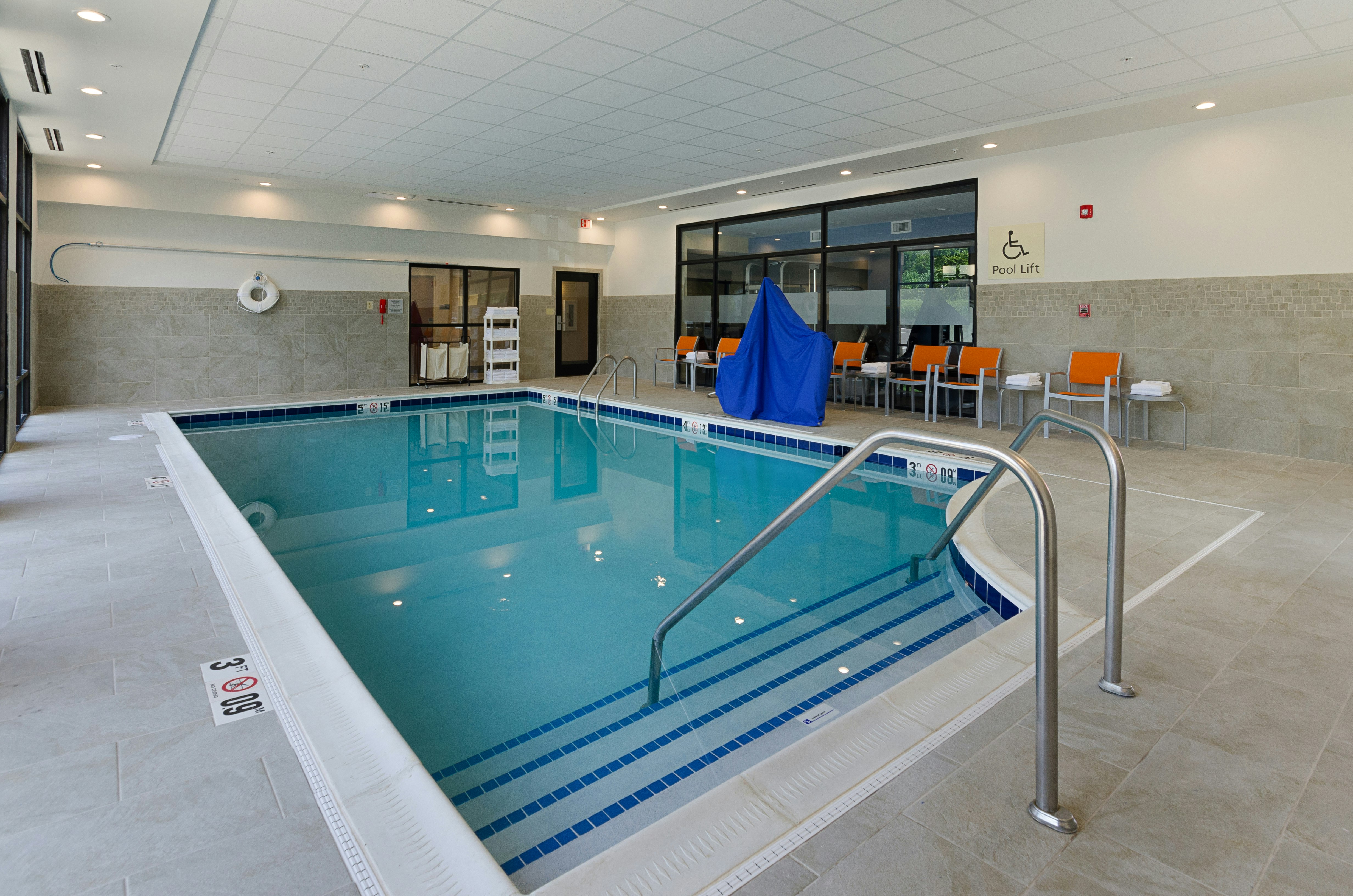 Hampton Inn Covington, VA 23/48